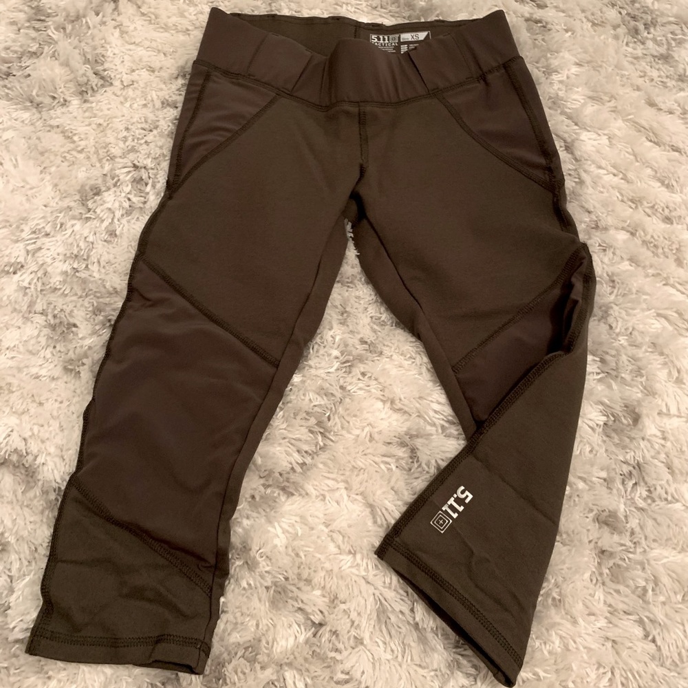 Green 5.11 women’s range yoga capri size xs